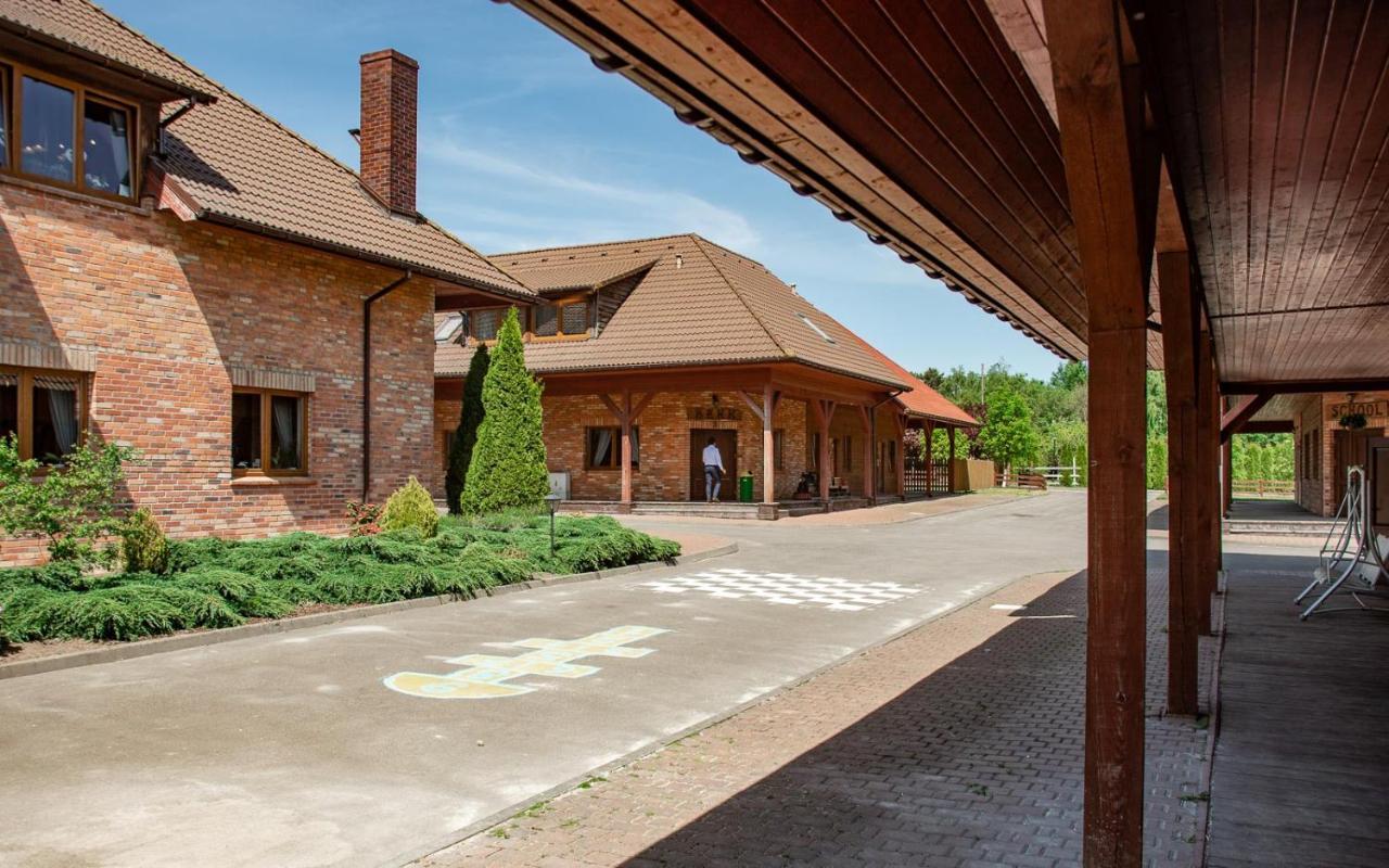 Villa Podkowa Police Exterior foto